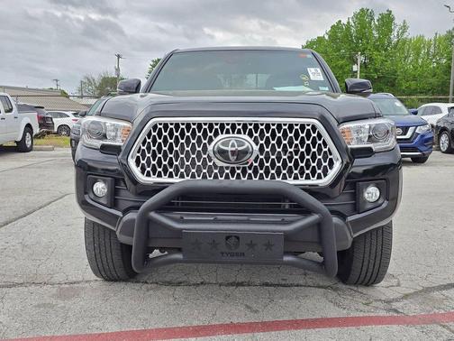 Midnight Black Metallic 2018 Toyota Tacoma TRD Off Road