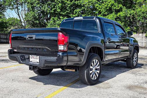 Midnight Black Metallic 2018 Toyota Tacoma TRD Off Road