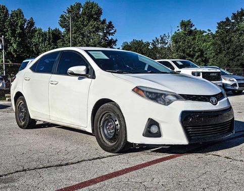 Super White 2016 Toyota Corolla L