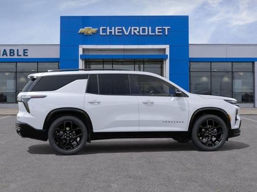 Polar White Tricoat 2026 Chevrolet Traverse RS