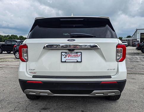 Star White Metallic Tri-Coat 2022 Ford Explorer XLT
