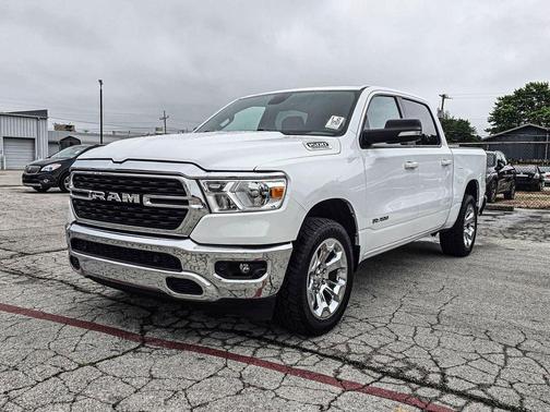 Bright White Clearcoat 2022 RAM 1500 Big Horn/Lone Star