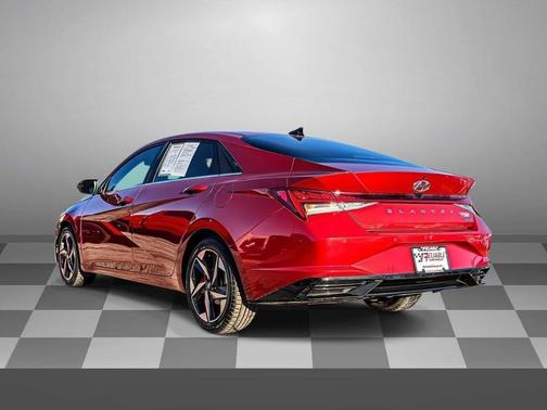 2022 Hyundai ELANTRA Limited