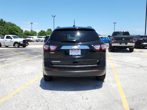 Photo 5 of 28 of 2017 Chevrolet Traverse 1LT