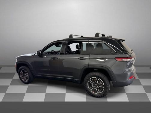 Baltic Gray Metallic Clearcoat 2022 Jeep Grand Cherokee Trailhawk
