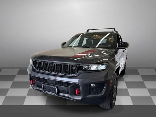 Baltic Gray Metallic Clearcoat 2022 Jeep Grand Cherokee Trailhawk