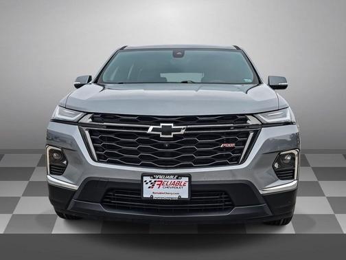 Sterling Gray Metallic 2023 Chevrolet Traverse RS