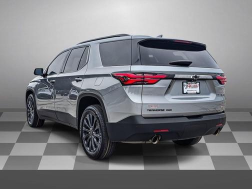 Sterling Gray Metallic 2023 Chevrolet Traverse RS