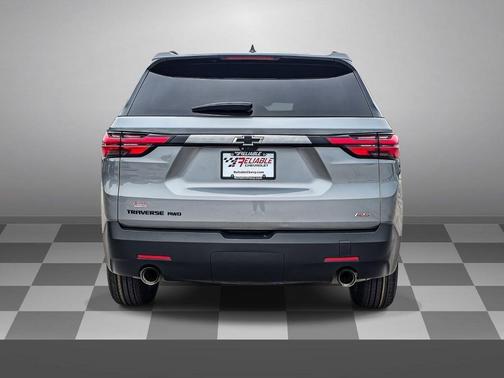 Sterling Gray Metallic 2023 Chevrolet Traverse RS