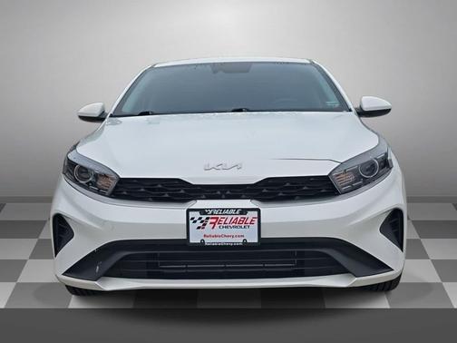 Snow White Pearl 2024 Kia Forte LXS