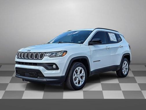 Bright White Clearcoat 2024 Jeep Compass Latitude