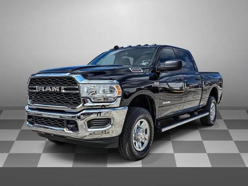 2021 RAM 2500 Tradesman Crew Cab 4x4 6'4' Box