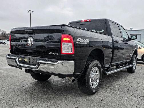 2021 RAM 2500 Tradesman Crew Cab 4x4 6'4' Box