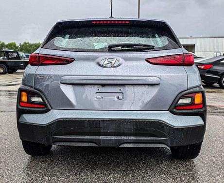 Sonic Silver 2021 Hyundai KONA SE
