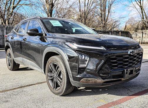 Mosaic Black Metallic 2025 Chevrolet Trax FWD ACTIV
