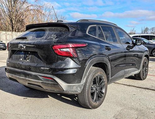 Mosaic Black Metallic 2025 Chevrolet Trax FWD ACTIV