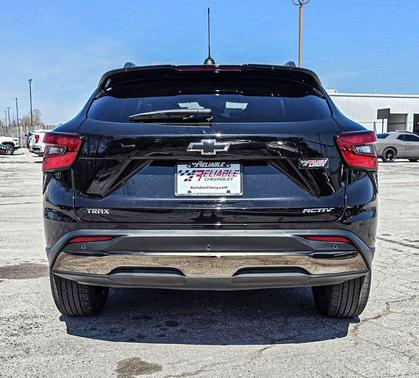 Mosaic Black Metallic 2025 Chevrolet Trax FWD ACTIV