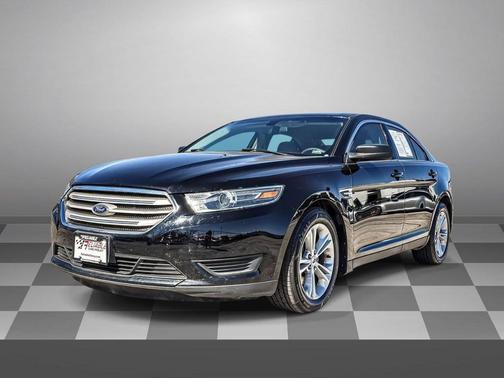 Shadow Black 2018 Ford Taurus SE