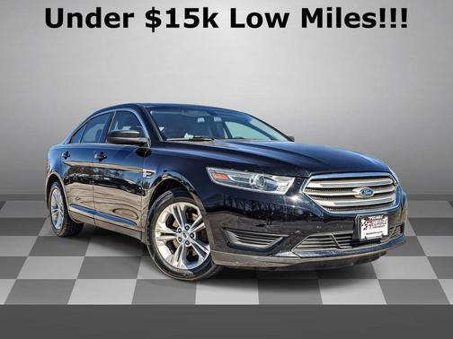 Shadow Black 2018 Ford Taurus SE