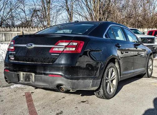 2018 Ford Taurus SE