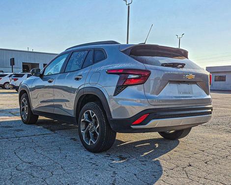 Sterling Gray Metallic 2024 Chevrolet Trax LT