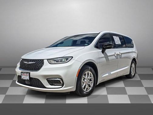 Bright White Clearcoat 2025 Chrysler Pacifica L