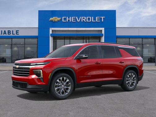 Radiant Red Tintcoat 2026 Chevrolet Traverse LT