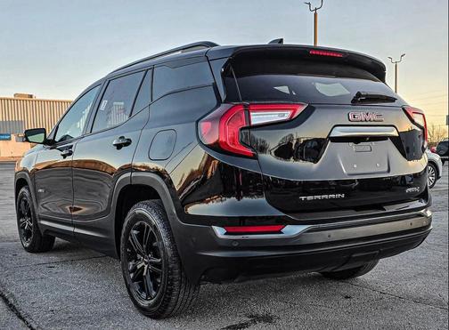 2024 GMC Terrain AWD AT4