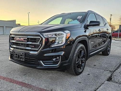2024 GMC Terrain AWD AT4