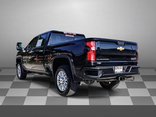Black 2022 Chevrolet Silverado 2500 High Country