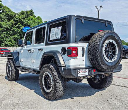 Bright White Clearcoat 2018 Jeep Wrangler Unlimited Sport