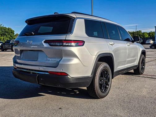 Silver Zynith 2024 Jeep Grand Cherokee L Laredo