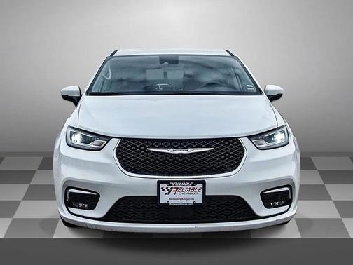 2023 Chrysler Pacifica Hybrid Touring L