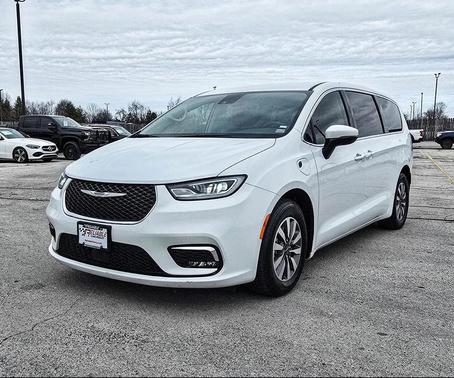 2023 Chrysler Pacifica Hybrid Touring L