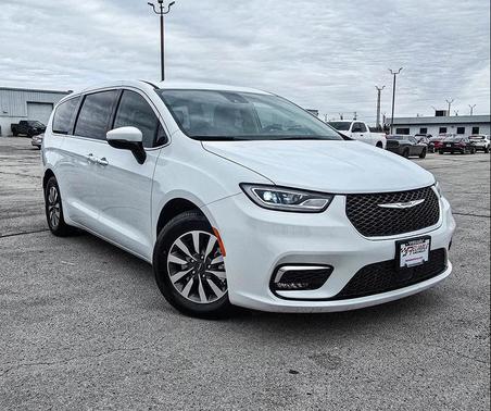 2023 Chrysler Pacifica Hybrid Touring L