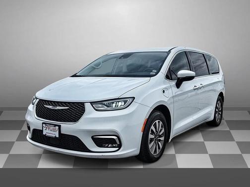 2023 Chrysler Pacifica Hybrid Touring L