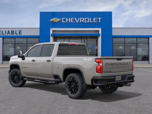 White Sands 2026 Chevrolet Silverado 2500 Custom