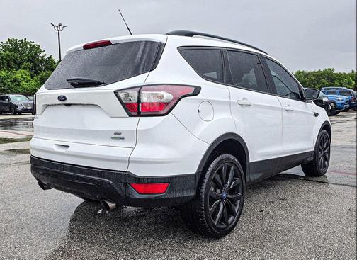 White 2018 Ford Escape SE