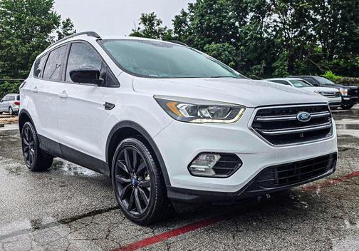 White 2018 Ford Escape SE