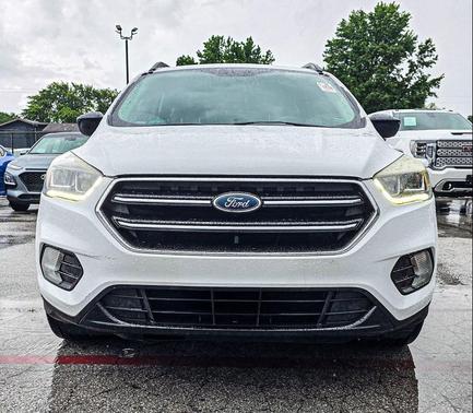White 2018 Ford Escape SE