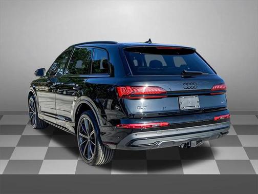 2024 Audi Q7 55 Premium Plus