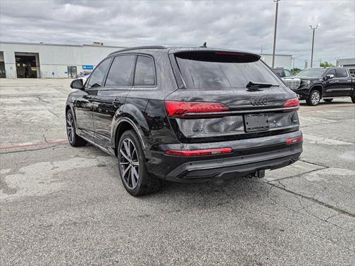 2024 Audi Q7 55 Premium Plus