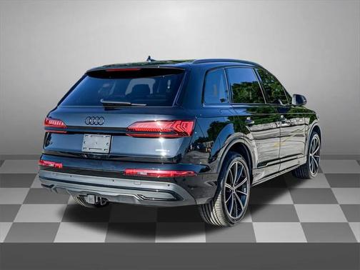 2024 Audi Q7 55 Premium Plus