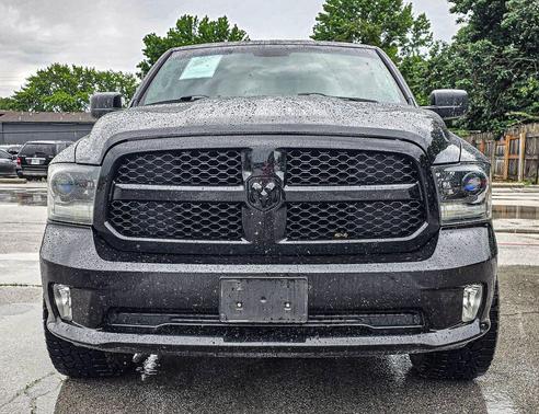 Brilliant Black Crystal Pearlcoat 2015 RAM 1500 Tradesman/Express