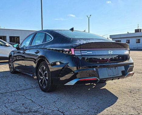 Abyss Black 2025 Hyundai SONATA SEL