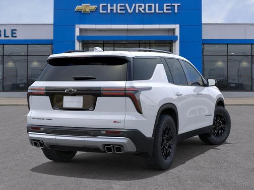 Polar White Tricoat 2026 Chevrolet Traverse AWD Z71