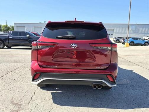 2022 Toyota Highlander XSE