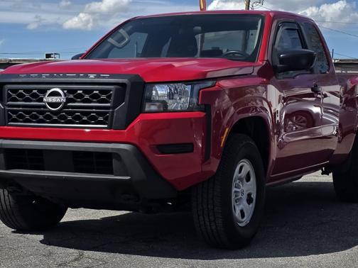 Red Alert 2022 Nissan Frontier King Cab 4x4 S Auto
