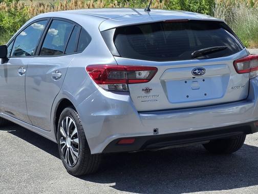 Ice Silver Metallic 2023 Subaru Impreza 5-door Manual