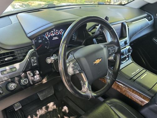 Silver Ice Metallic 2019 Chevrolet Suburban 4WD 4dr 1500 Premier